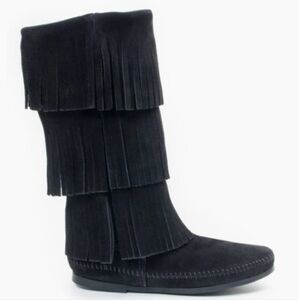 Minnetonka 3 layer fringe boot, black